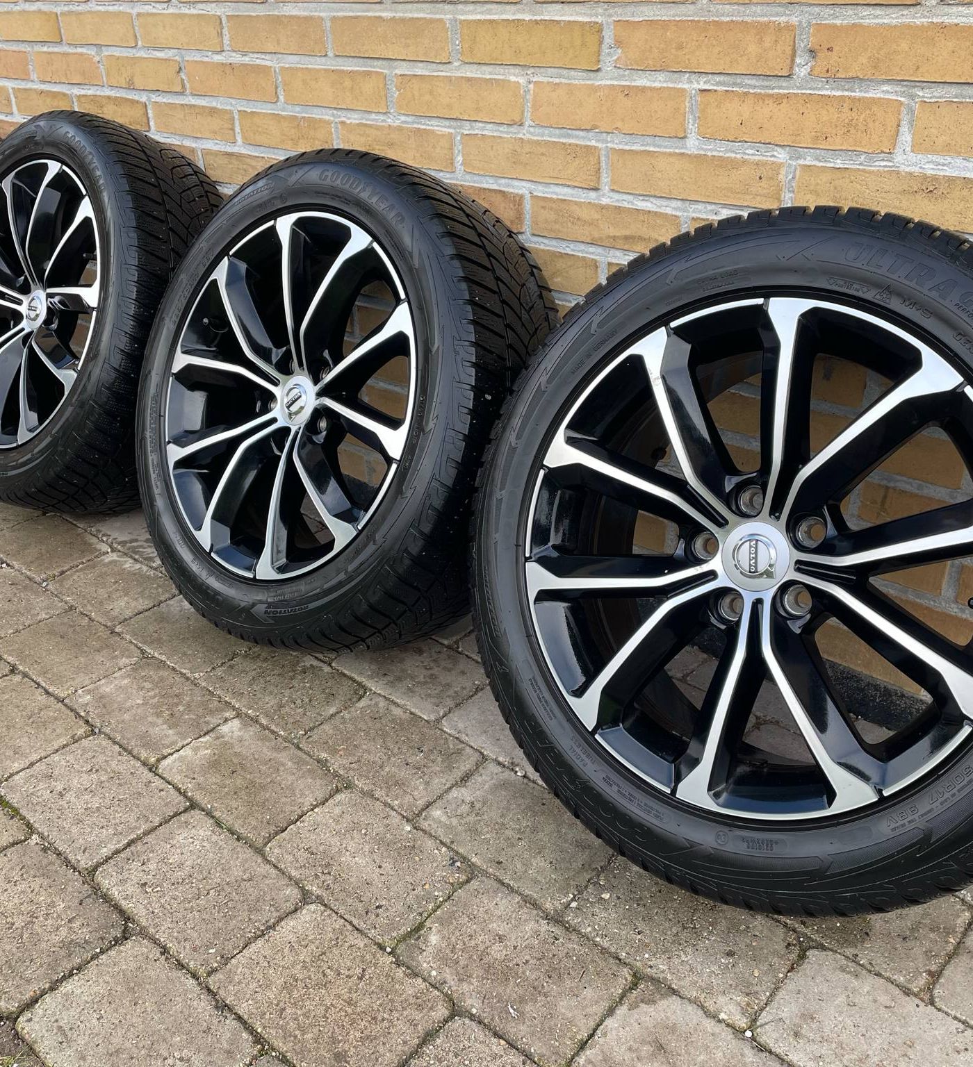 17” Originale Volvo V60 vinterhjul – reference 25