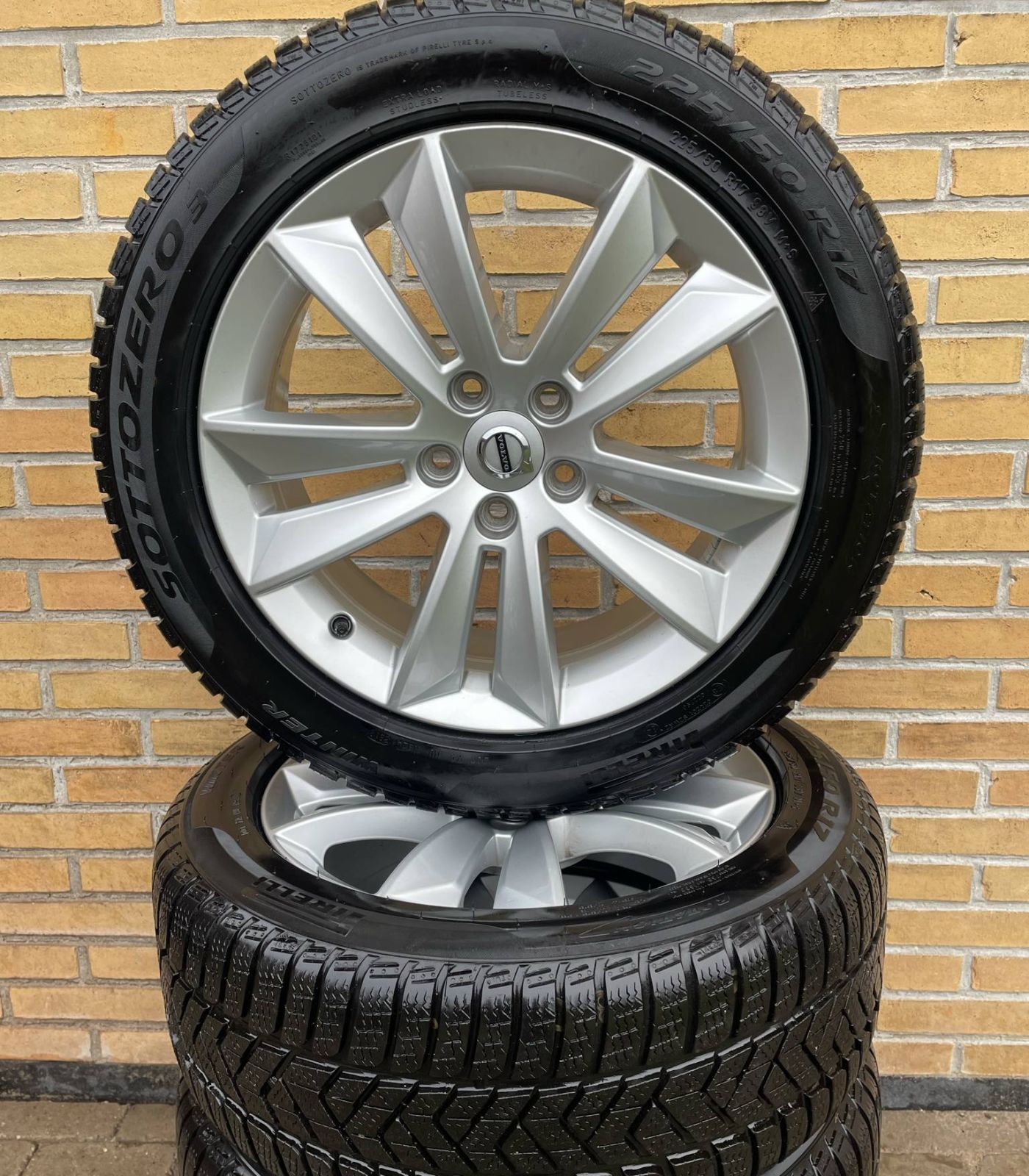 17” Originale Volvo V60 vinterhjul – reference 26