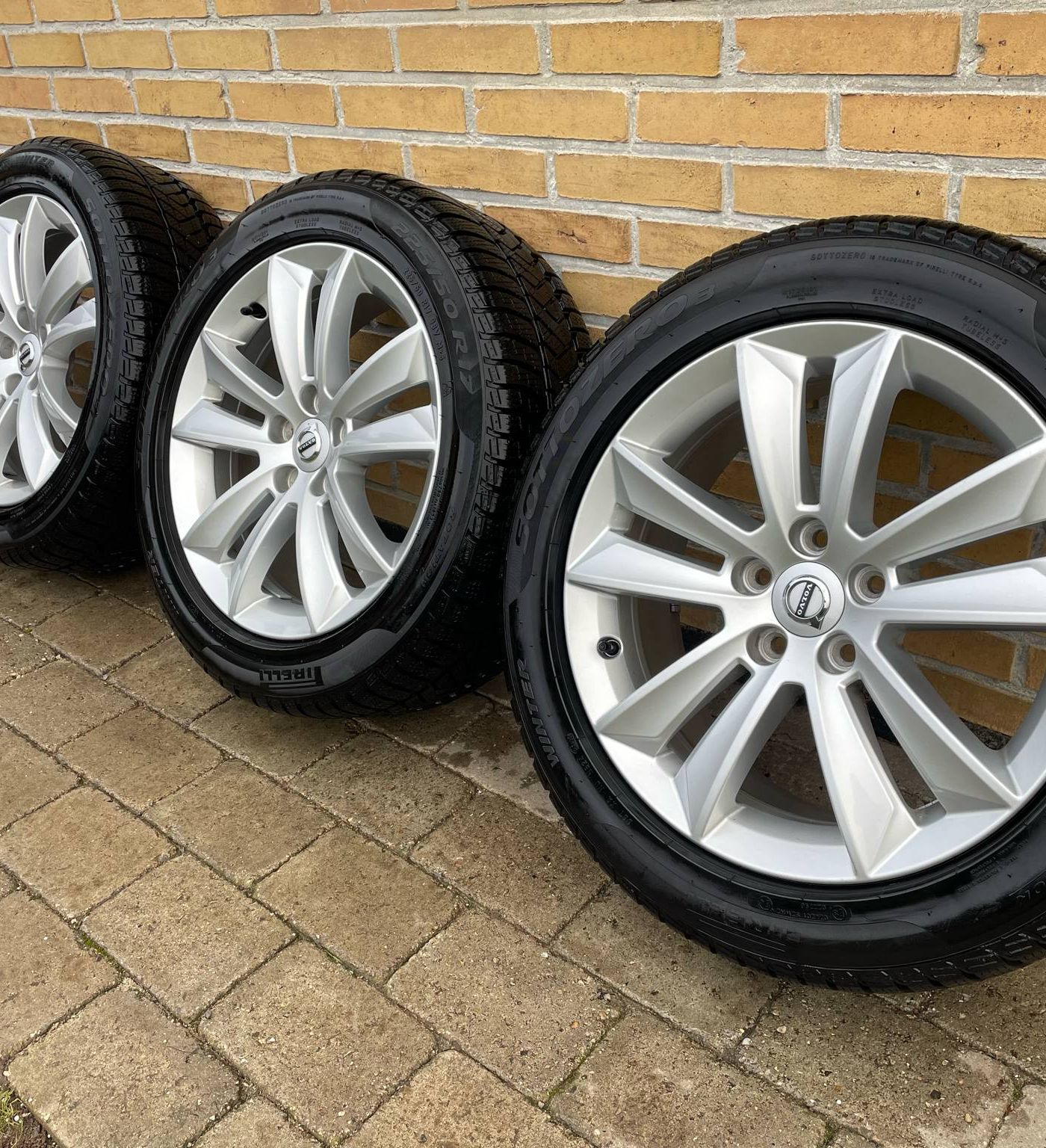 17” Originale Volvo V60 vinterhjul – reference 26