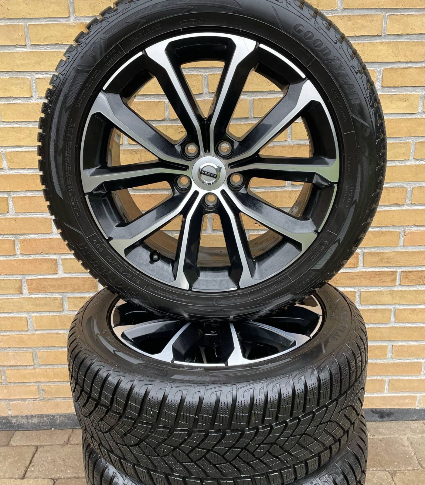 17” Originale Volvo V60 vinterhjul – reference 28