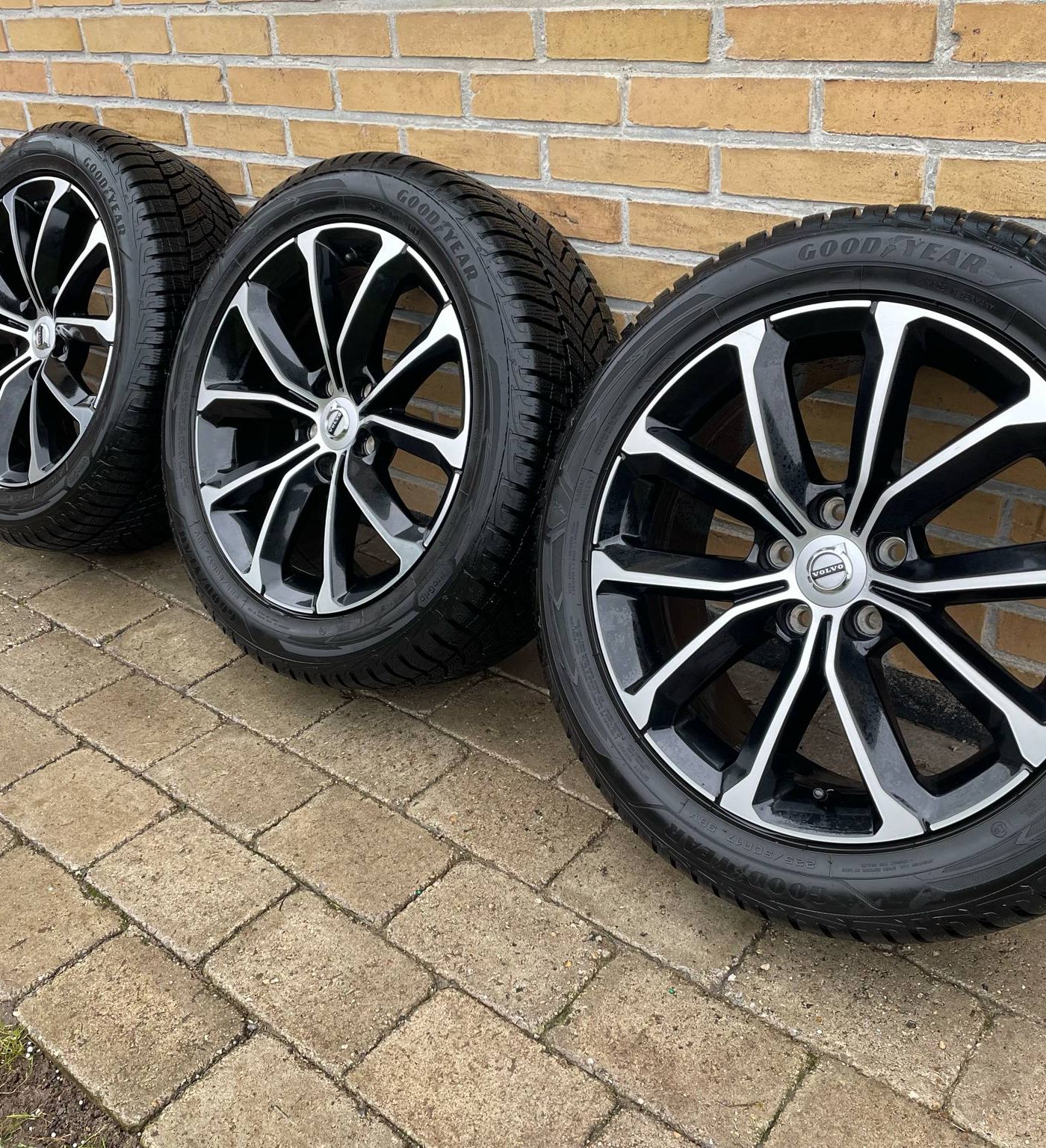 17” Originale Volvo V60 vinterhjul – reference 28