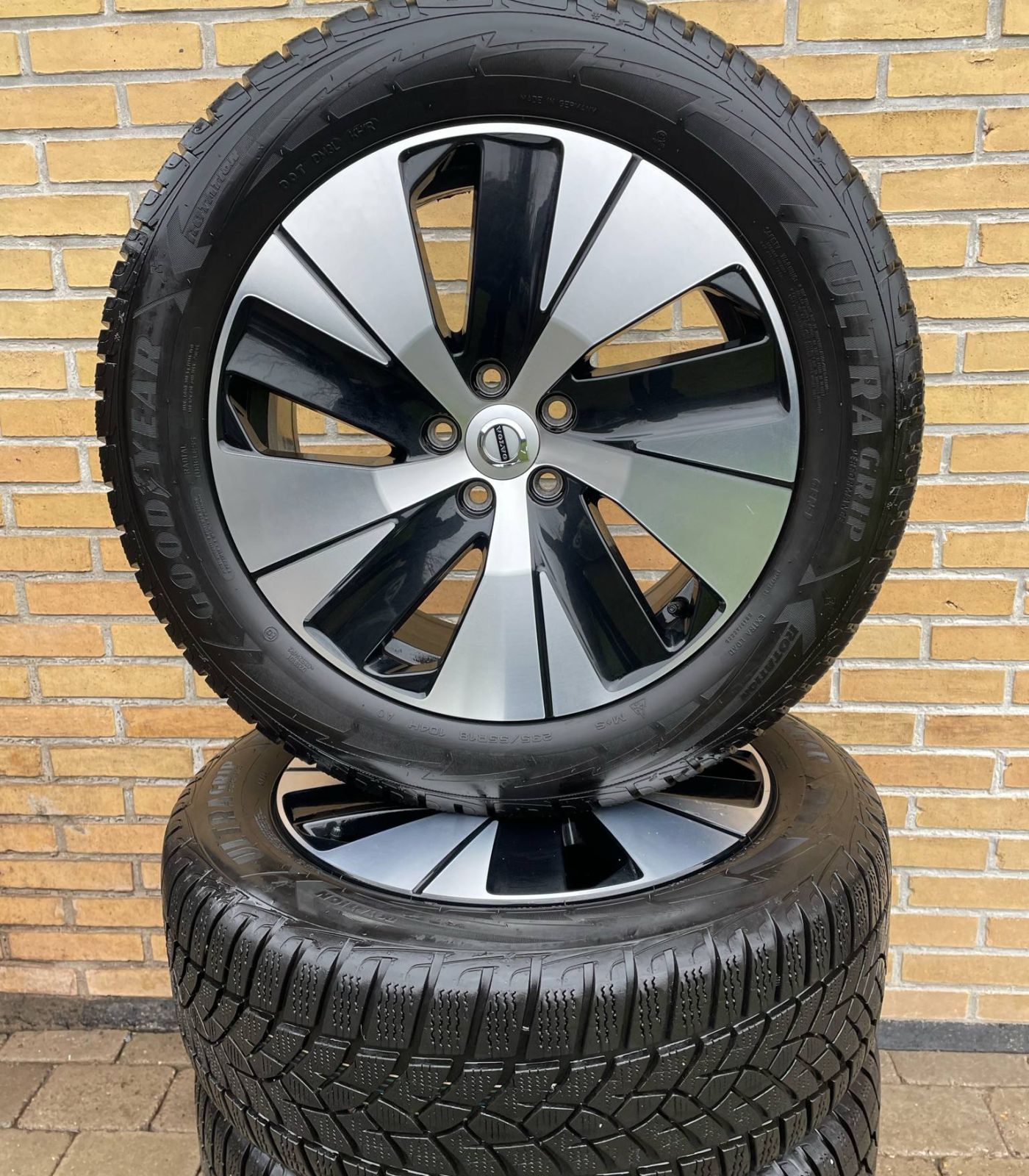 18” Originale Volvo XC-40 vinterhjul – reference 33