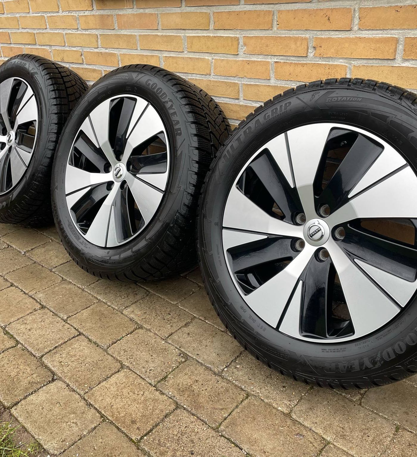 18” Originale Volvo XC-40 vinterhjul – reference 33