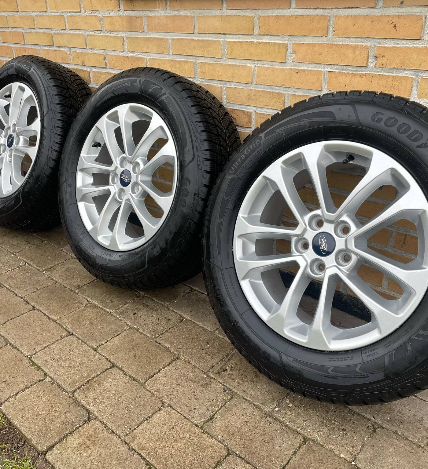 17” Originale Ford Kuga vinterhjul – reference 49