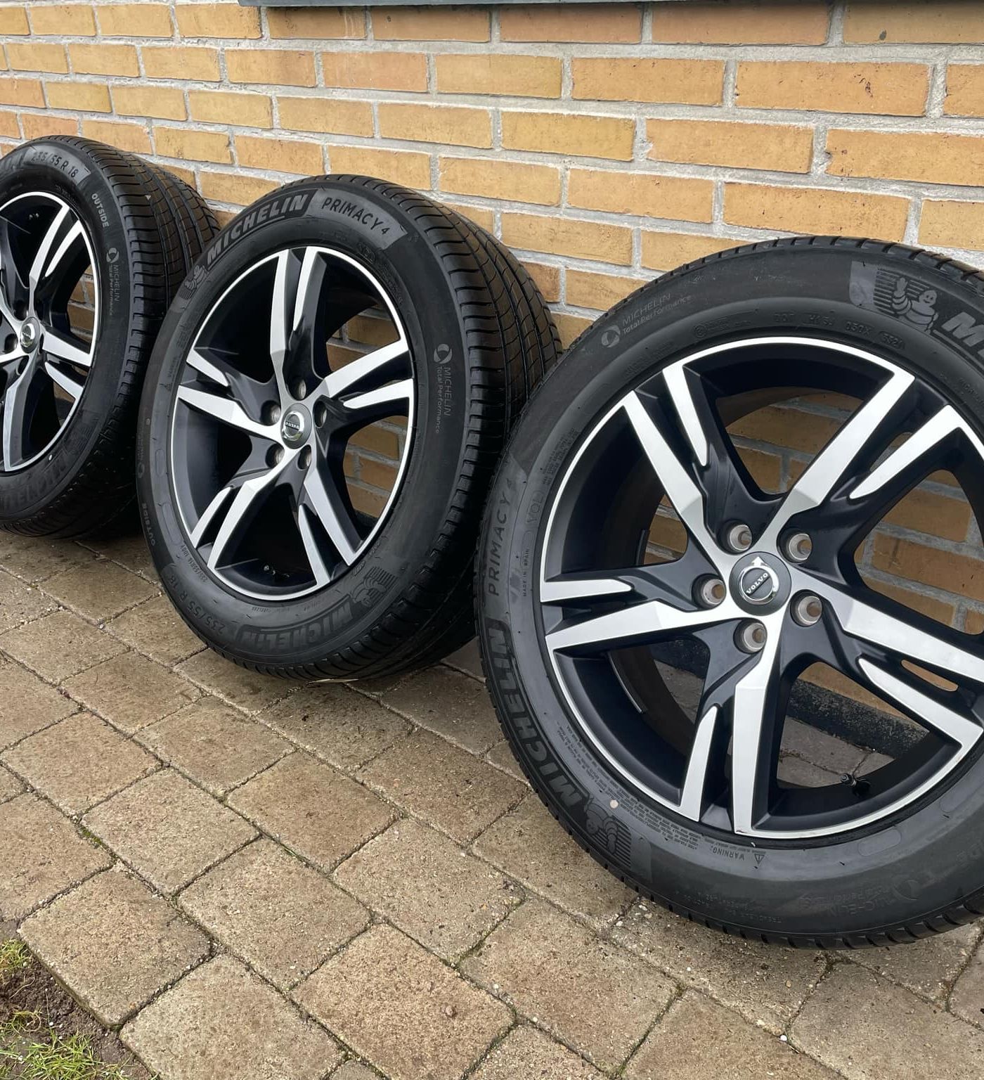 18” originale Volvo XC-40 vinterhjul – ref 46
