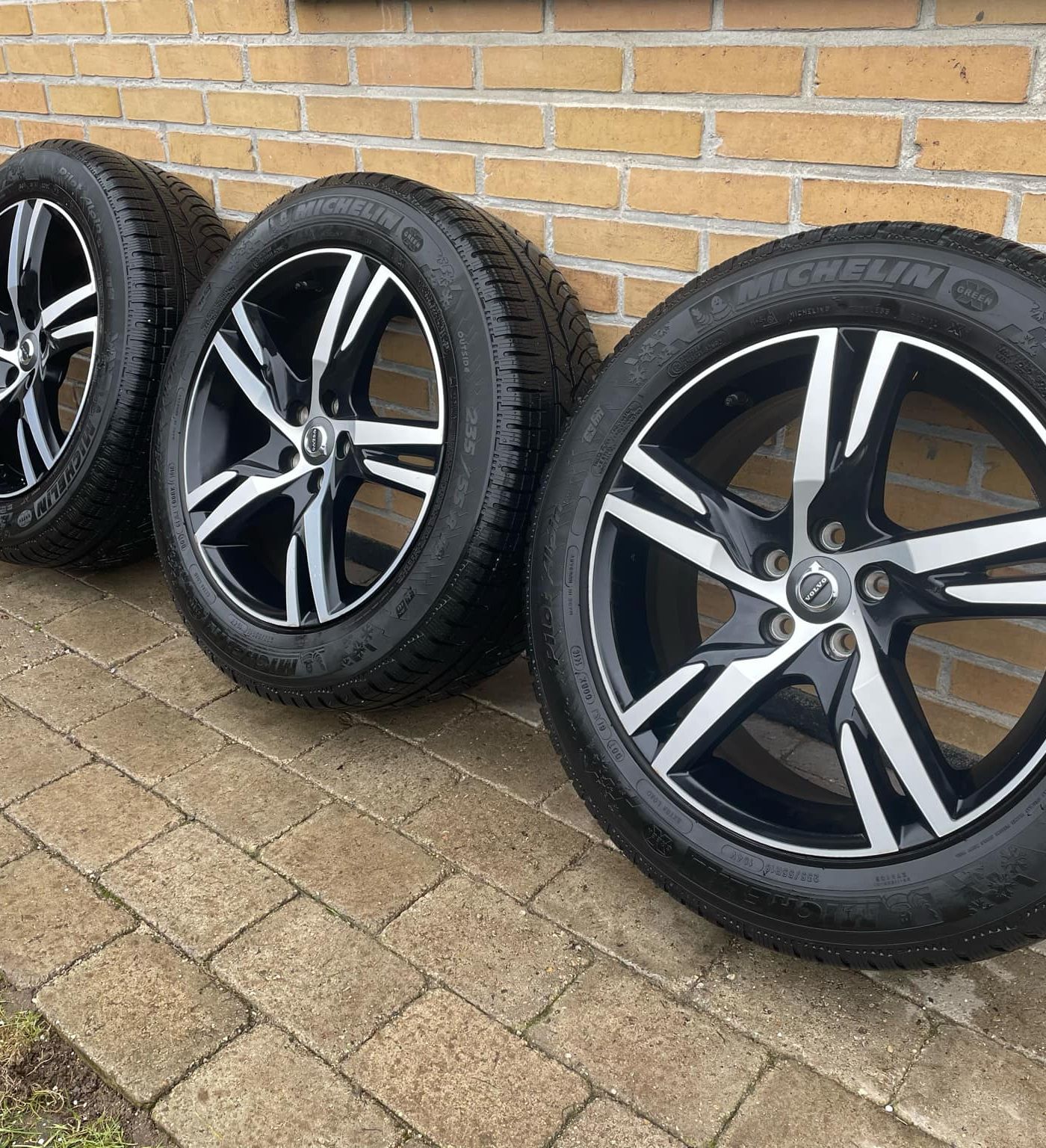 18” originale Volvo XC-40 vinterhjul – ref 27