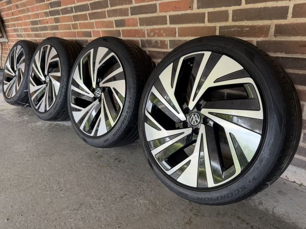 21″ VW ID4/ID5 – ORIGINALE ALUFÆLGE MED SOMMERDÆK – REF P75