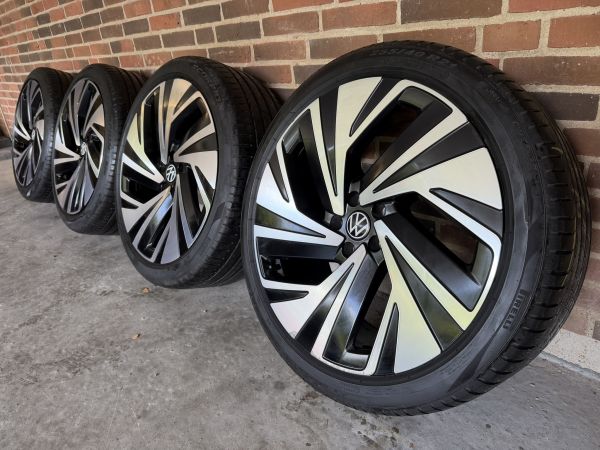 21” VW ID4/ID5 – ORIGINALE ALUFÆLGE MED SOMMERDÆK – REF E68