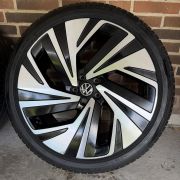 21” VW ID4/ID5 – ORIGINALE ALUFÆLGE MED SOMMERDÆK – REF E68
