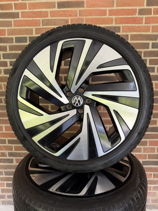 21” VW ID4/ID5 – ORIGINALE ALUFÆLGE MED SOMMERDÆK – REF E68