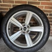20” AUDI E-TRON / Q8 – ORIGINALE ALUFÆLGE MED SOMMERDÆK – REF E67