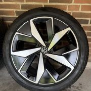 20” VW ID4/ID5 – ORIGINALE ALUFÆLGE MED SOMMERDÆK – REF E64