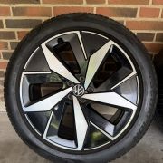 20” VW ID4/ID5 – ORIGINALE ALUFÆLGE MED SOMMERDÆK – REF E64
