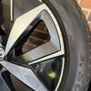 20” VW ID4/ID5 – ORIGINALE ALUFÆLGE MED SOMMERDÆK – REF E64