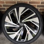 21” VW ID4/ID5 – ORIGINALE ALUFÆLGE MED SOMMERDÆK – REF E66