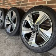 21″ AUDI E-TRON / Q8 – ORIGINALE ALUFÆLGE MED SOMMERDÆK – REF E70