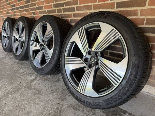21″ AUDI E-TRON / Q8 – ORIGINALE ALUFÆLGE MED SOMMERDÆK – REF E70