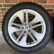 19” SKODA ENYAQ / ELROQ – ORIGINALE ALUFÆLGE MED SOMMERDÆK – REF E60