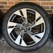 20″ AUDI E-TRON / Q8 – ORIGINALE ALUFÆLGE MED SOMMERDÆK – REF E55