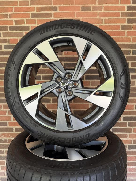 20″ AUDI E-TRON / Q8 – ORIGINALE ALUFÆLGE MED SOMMERDÆK – REF E55