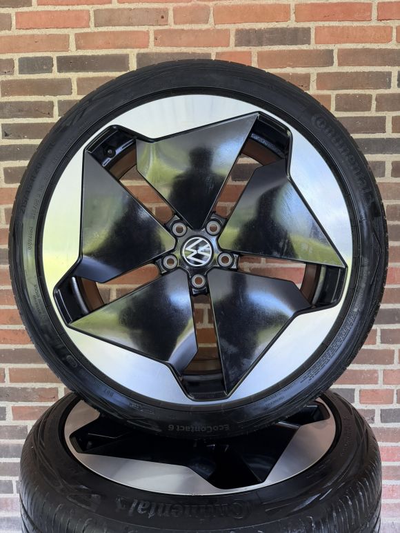 20” VW ID3 / CUPRA BORN – ORIGINALE ALUFÆLGE MED SOMMERDÆK – REF E42