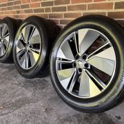 19” SKODA ENYAQ / ELROQ – ORIGINALE ALUFÆLGE MED SOMMERDÆK – REF E52