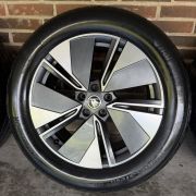 19” SKODA ENYAQ / ELROQ – ORIGINALE ALUFÆLGE MED SOMMERDÆK – REF E52