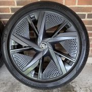 20” SKODA ENYAQ / ELROQ – ORIGINALE ALUFÆLGE MED SOMMERDÆK – REF E25