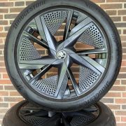 20” SKODA ENYAQ / ELROQ – ORIGINALE ALUFÆLGE MED SOMMERDÆK – REF E25