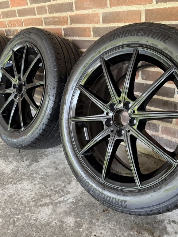 19” MERCEDES EQE – ORIGINALE ALUFÆLGE MED SOMMERDÆK – REF E26