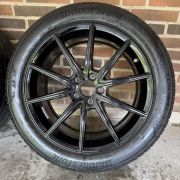 19” MERCEDES EQE – ORIGINALE ALUFÆLGE MED SOMMERDÆK – REF E26
