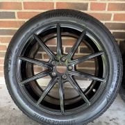 19” MERCEDES EQE – ORIGINALE ALUFÆLGE MED SOMMERDÆK – REF E26