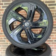 20” VW ID3 / CUPRA BORN – ORIGINALE ALUFÆLGE MED SOMMERDÆK – REF E45