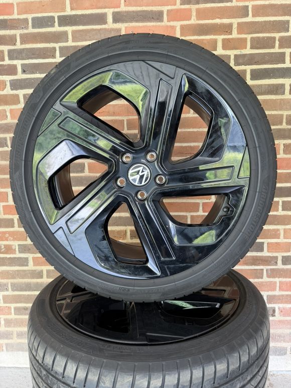 20” VW ID3 / CUPRA BORN – ORIGINALE ALUFÆLGE MED SOMMERDÆK – REF E45
