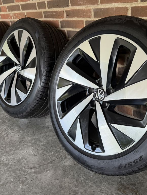 20” VW ID4 / ID5 – ORIGINALE ALUFÆLGE MED SOMMERDÆK – REF E84