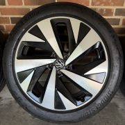 20” VW ID4 / ID5 – ORIGINALE ALUFÆLGE MED SOMMERDÆK – REF E84