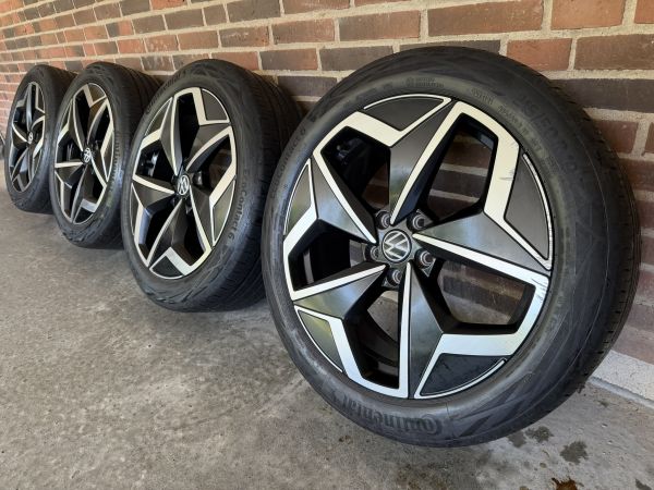 19” VW ID3 / CUPRA BORN – ORIGINALE ALUFÆLGE MED SOMMERDÆK – REF E76