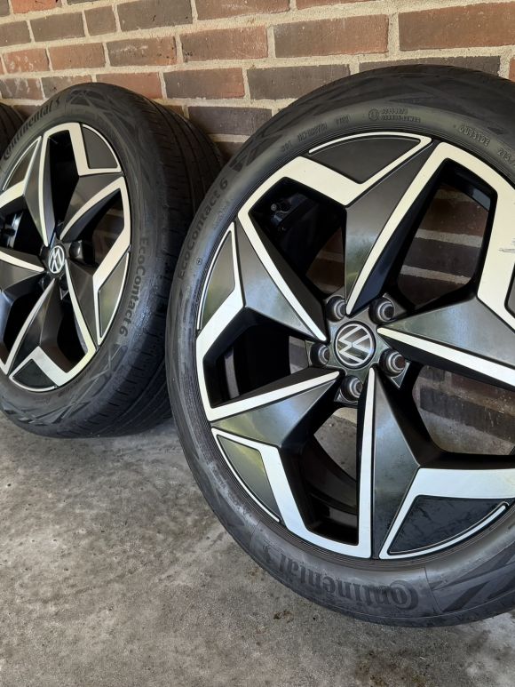 19” VW ID3 / CUPRA BORN – ORIGINALE ALUFÆLGE MED SOMMERDÆK – REF E76