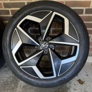 19” VW ID3 / CUPRA BORN – ORIGINALE ALUFÆLGE MED SOMMERDÆK – REF E76