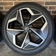 19” VW ID3 / CUPRA BORN – ORIGINALE ALUFÆLGE MED SOMMERDÆK – REF E76
