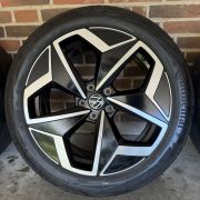 19” VW ID3 / CUPRA BORN – ORIGINALE ALUFÆLGE MED SOMMERDÆK – REF E76