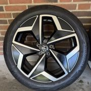 19” VW ID3 / CUPRA BORN – ORIGINALE ALUFÆLGE MED SOMMERDÆK – REF E76
