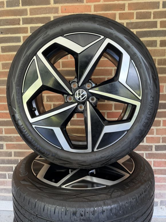 19” VW ID3 / CUPRA BORN – ORIGINALE ALUFÆLGE MED SOMMERDÆK – REF E76
