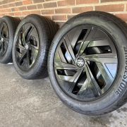 19” VW ID4 / ID5 – ORIGINALE STÅLFÆLGE MED SOMMERDÆK – REF E77
