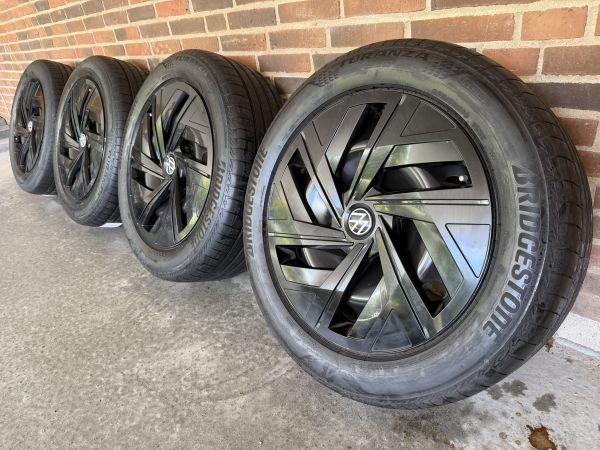19” VW ID4 / ID5 – ORIGINALE STÅLFÆLGE MED SOMMERDÆK – REF E77