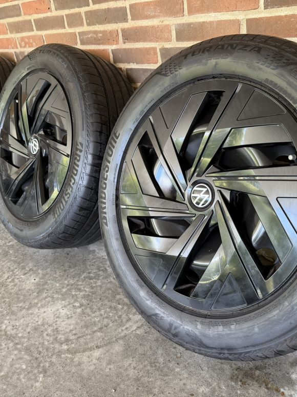 19” VW ID4 / ID5 – ORIGINALE STÅLFÆLGE MED SOMMERDÆK – REF E77