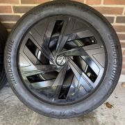 19” VW ID4 / ID5 – ORIGINALE STÅLFÆLGE MED SOMMERDÆK – REF E77