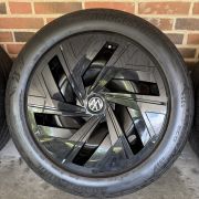 19” VW ID4 / ID5 – ORIGINALE STÅLFÆLGE MED SOMMERDÆK – REF E77
