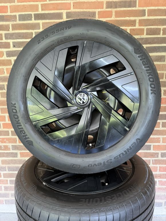 19” VW ID4 / ID5 – ORIGINALE STÅLFÆLGE MED SOMMERDÆK – REF E77