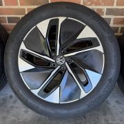 19” VW ID4 / ID5 – ORIGINALE ALUFÆLGE MED SOMMERDÆK – REF E28